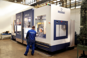 Pětiosé souvisle řízené CNC obráběcí centrum Reiden BFR23
